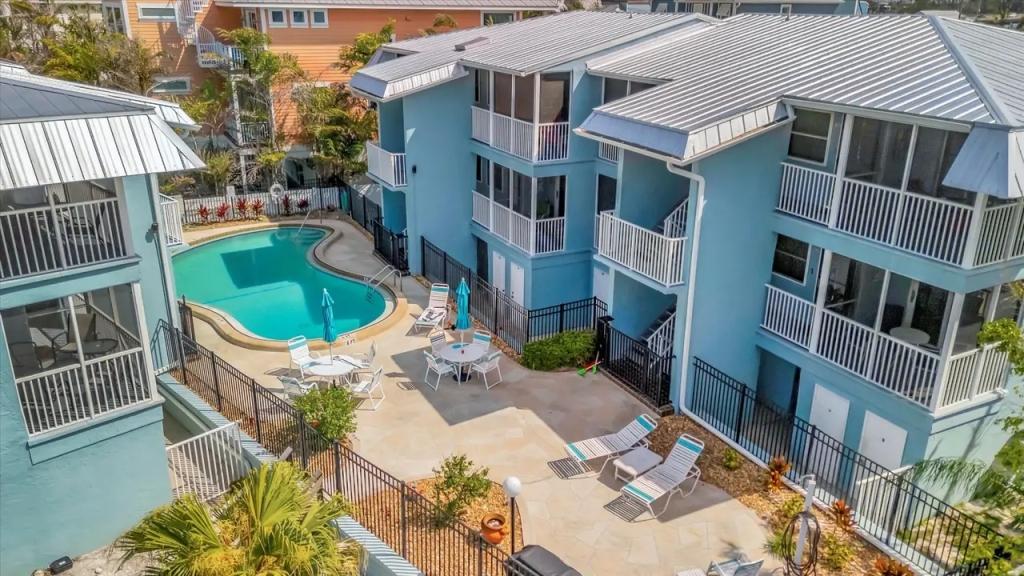 1 Bedroom Beachfront Condo Rental in Bradenton Beach, Florida