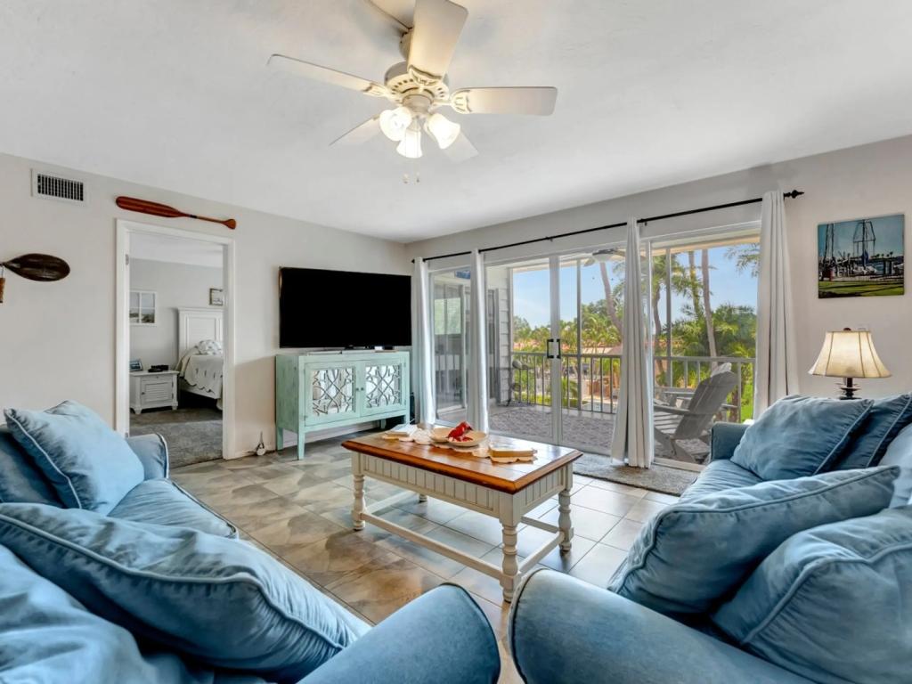 2 Bedrooms Beachfront Condo Rental in Bradenton, Florida