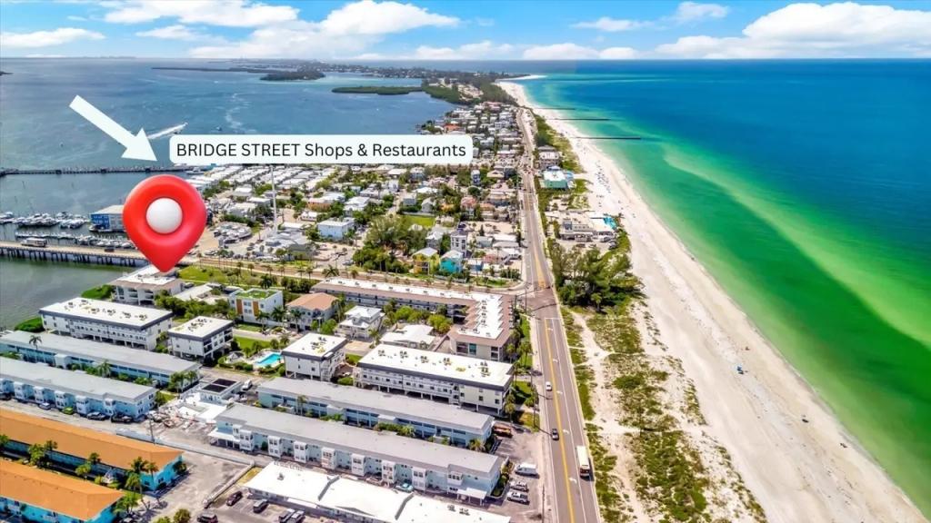 2 Bedrooms Beachfront Condo Rental in Bradenton Beach, Florida