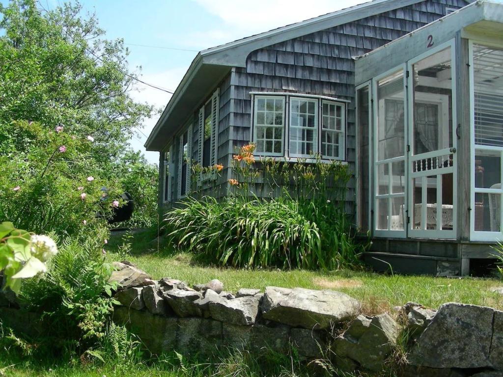 2 Bedrooms Beachfront, Lakefront House Rental in Biddeford, Maine