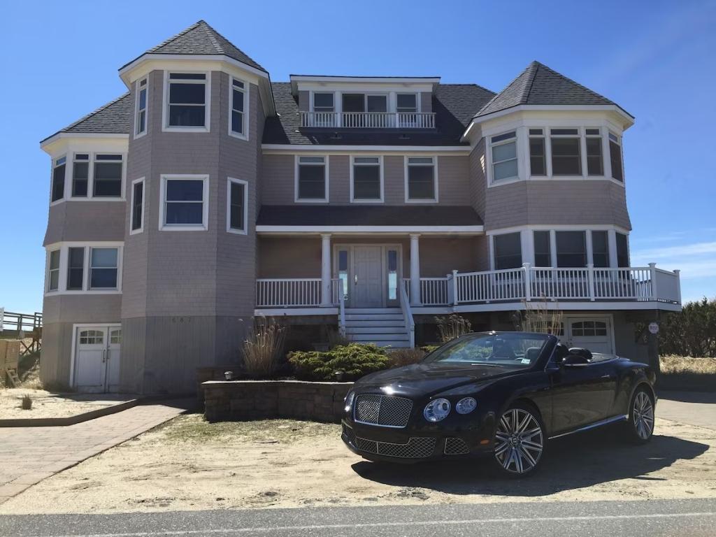 8 Bedrooms House Rental in Westhampton Beach, New York