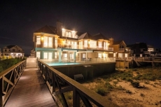 8BR Glamorous Oceanfront Home with Pool+Jacuzzi. Last Minute Deals Available!