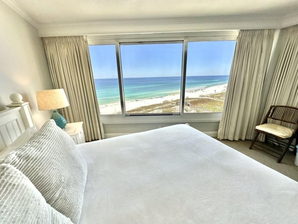 2 Bedrooms Beachfront House Rental in Sandestin, Florida