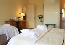 6 Bedrooms BnB ParkHouse Bed