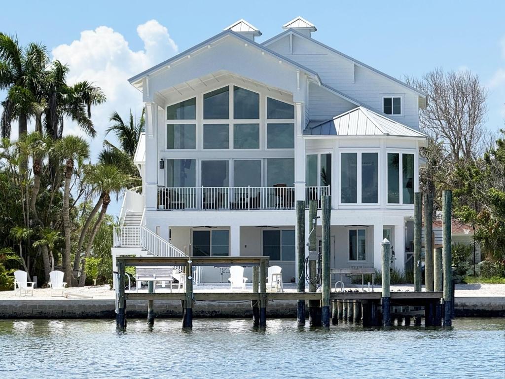 4 Bedrooms House Rental in Manasota Key, Florida