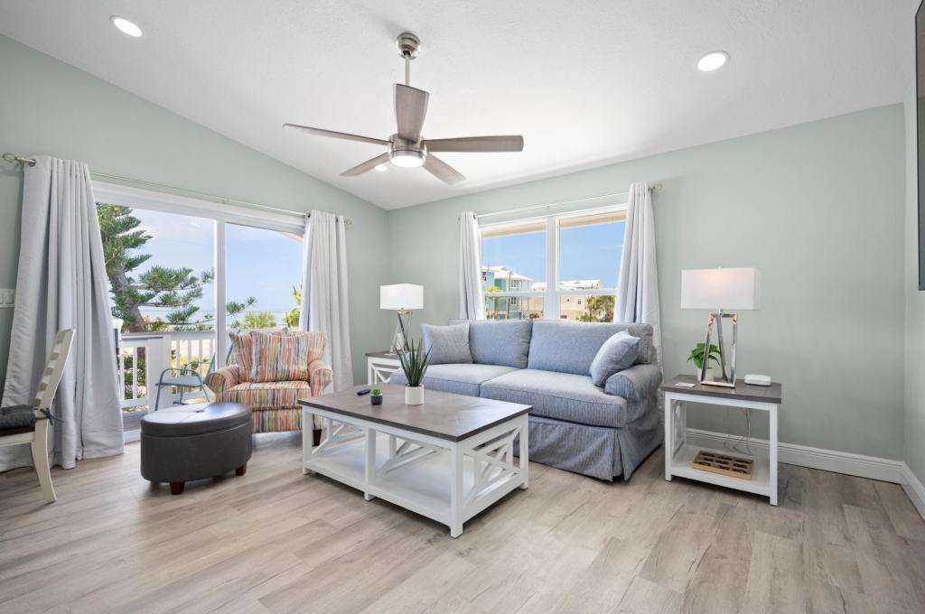 2 Bedrooms Beachfront House Rental in Manasota Key, Florida