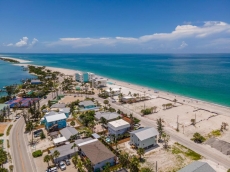 Elevated Beach Vibes – Bikes, Beach, Views