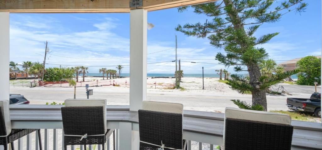 2 Bedrooms House Rental in Manasota Key, Florida