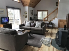 Lakeside Deck House With Magnificent Views Of Lake Champlain.