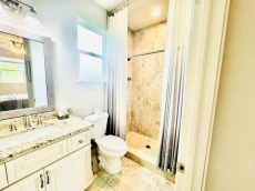 Pet Friendly • Bikes Included •Beach• Downtown SRQ Unit 621