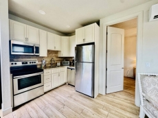 Pet Friendly • Bikes Included •Beach• Downtown SRQ Unit 621