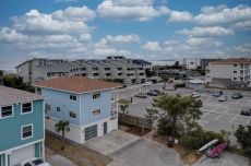 Beautifully Renovated 4BR Home / 2nd Row / Ocean Views + Parking for 5 vehicles