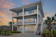 Beautifully Renovated 4BR Home / 2nd Row / Ocean Views + Parking for 5 vehicles