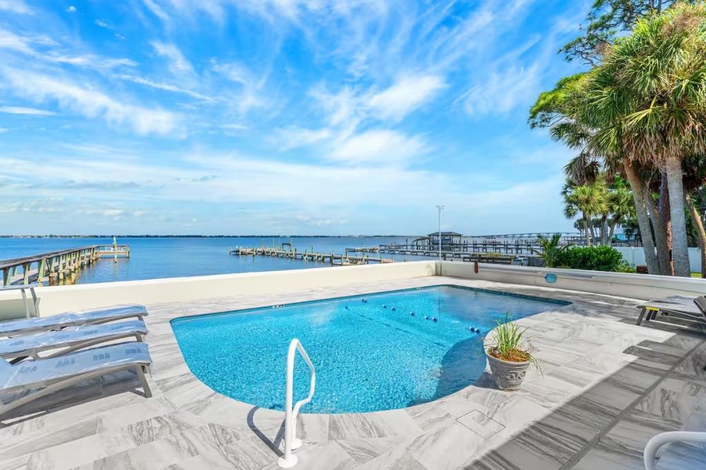 1 Bedroom Pet Friendly Cabin Rental in Melbourne, Florida