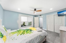 Newly Renovated Cozy Pineapple B