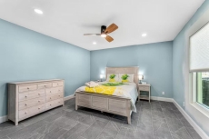 Newly Renovated Cozy Pineapple B