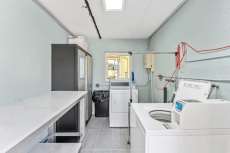 Newly Renovated Cozy Pineapple B