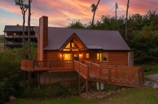 Creekside Manor - Summit Cabin Rentals