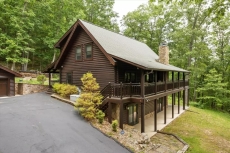 4 BR Pet-Friendly Cabin Rental
