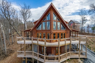 2 BR Mountain View Cabin Rental in Sevierville, Tennessee