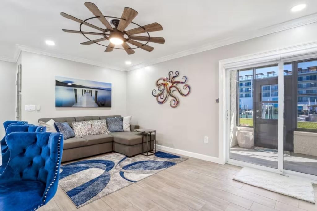 1 Bedroom Lakefront House Rental in Madeira Beach, Florida