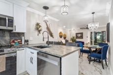 1st Floor - Waterfront 2BR 2BA, 2 King Condo Madeira Beach