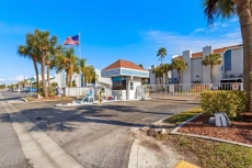 1st Floor - Waterfront 2BR 2BA, 2 King Condo Madeira Beach
