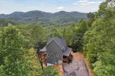 Chasing the Son Cabin - Summit Cabin Rentals