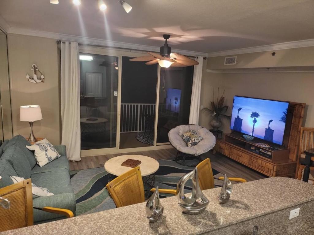 3 Bedrooms Beachfront Condo Rental in Panama City Beach, Florida