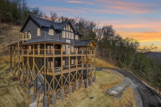 Over The Top - Summit Cabin Rentals