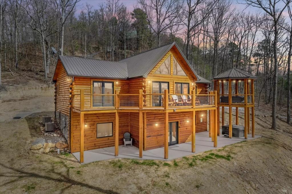 4 Bedrooms Cabin Rental in Sevierville, Tennessee