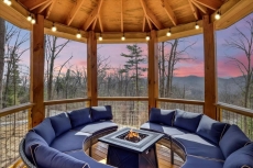 Above the Summit - Summit Cabin Rentals
