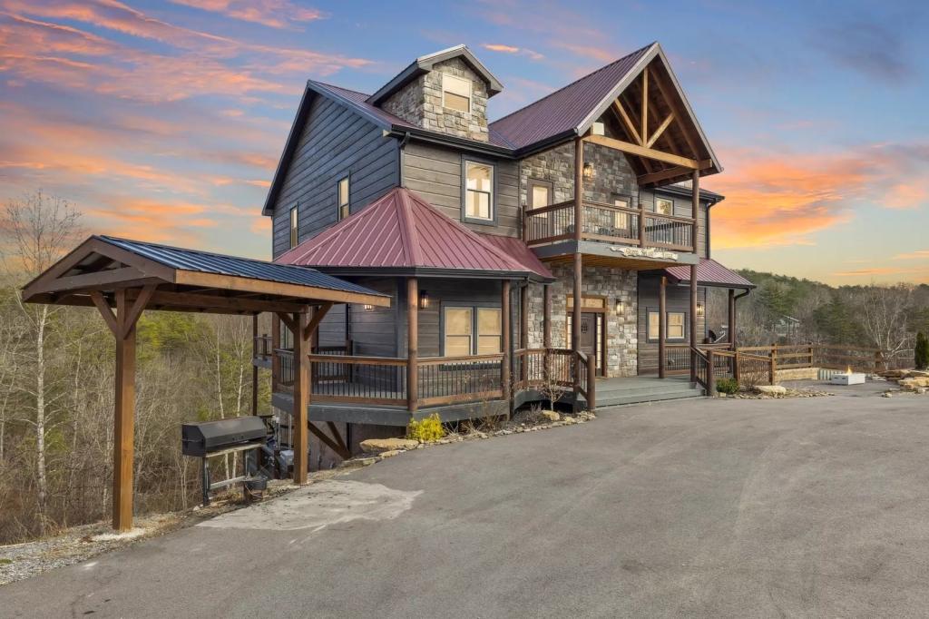 6 Bedrooms Lodge Rental in Sevierville, Tennessee