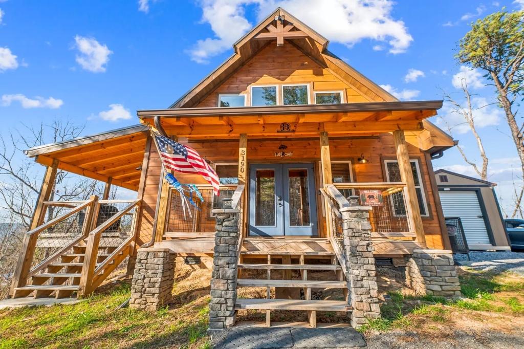 2 Bedrooms Cabin Rental in Sevierville, Tennessee