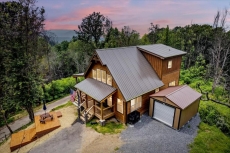 Bear View Retreat - Summit Cabin Rentals