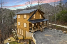 Big Bear Splash - Summit Cabin Rentals