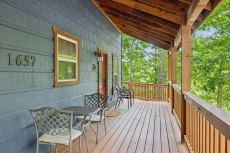 Blue Hawk Hideaway - Summit Cabin Rentals