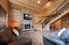 Creekside Manor Too - Summit Cabin Rentals