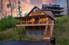 Creekside Manor Too - Summit Cabin Rentals