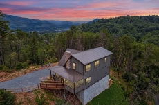 Hatcher Mountain Hideaway - Summit Cabin Rentals