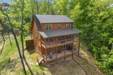 Hilltop Dreamin - Summit Cabin Rentals