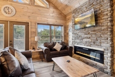 Little Bear Lodge - Summit Cabin Rentals