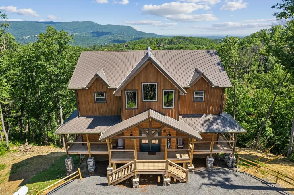 5 Bedrooms Lodge Rental in Sevierville, Tennessee