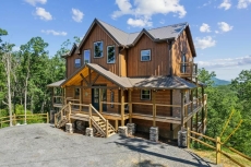 Moonshine Mountain Lodge - Summit Cabin Rentals