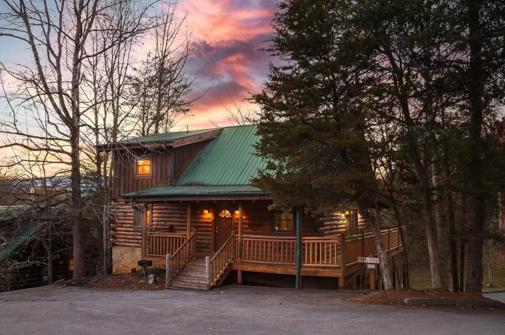 3 Bedrooms Cabin Rental in Pigeon Forge, Tennessee