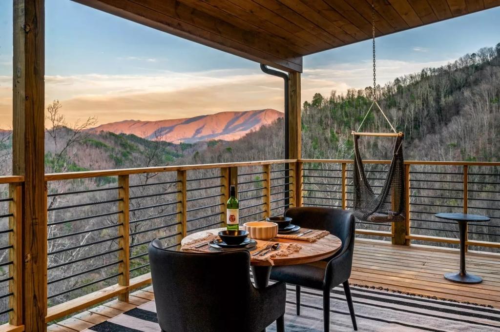 1 Bedroom Cabin Rental in Sevierville, Tennessee