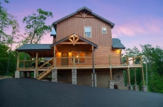 Stone Mountain Lodge | Summit Cabin Rentals