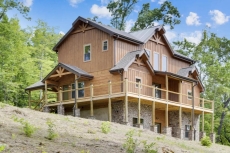 Stone Mountain Lodge | Summit Cabin Rentals