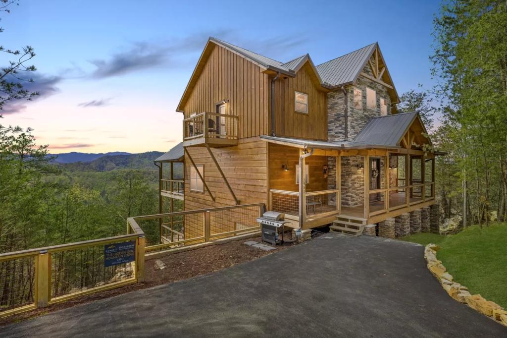 5 Bedrooms Lodge Rental in Sevierville, Tennessee