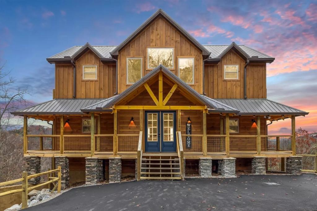 5 Bedrooms Lodge Rental in Sevierville, Tennessee